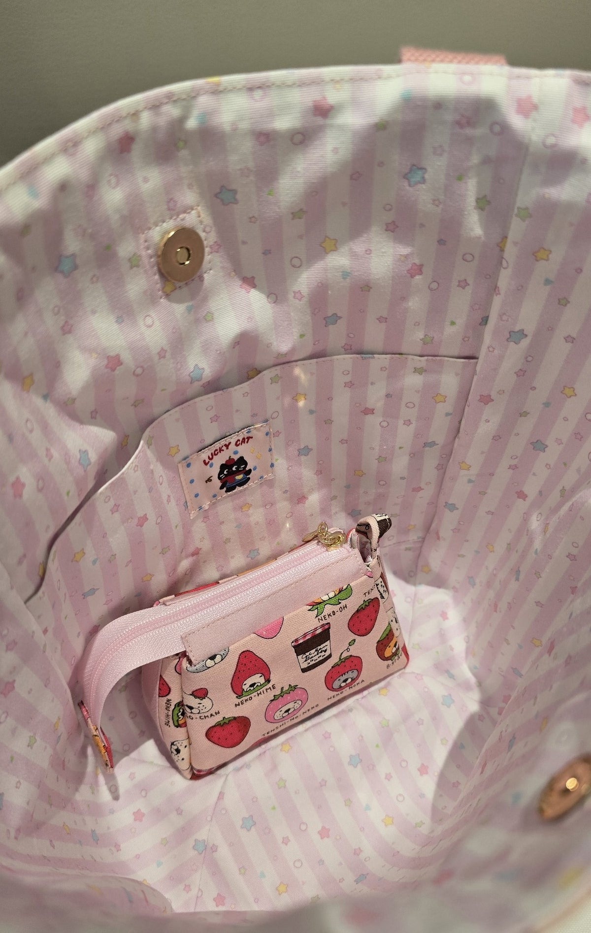 Color-Blocked Strawberry Cat Shoulder Tote