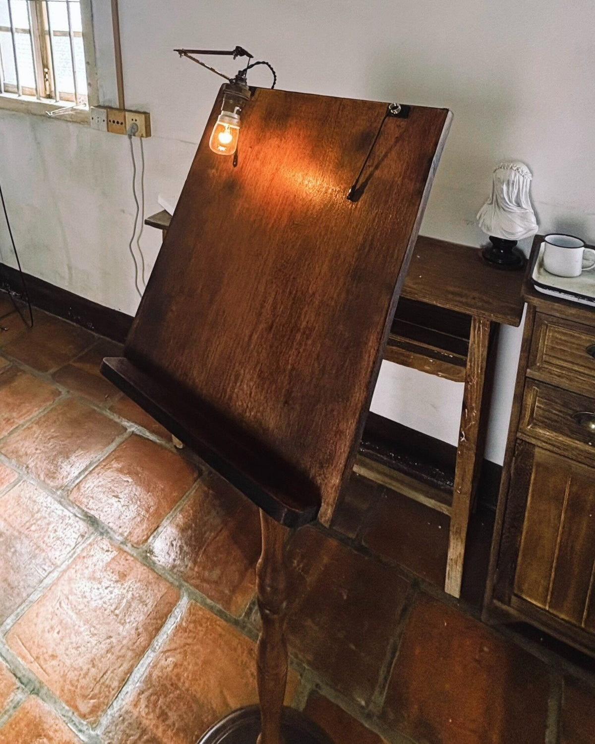 Vintage Solid Wood Reading Display Stand