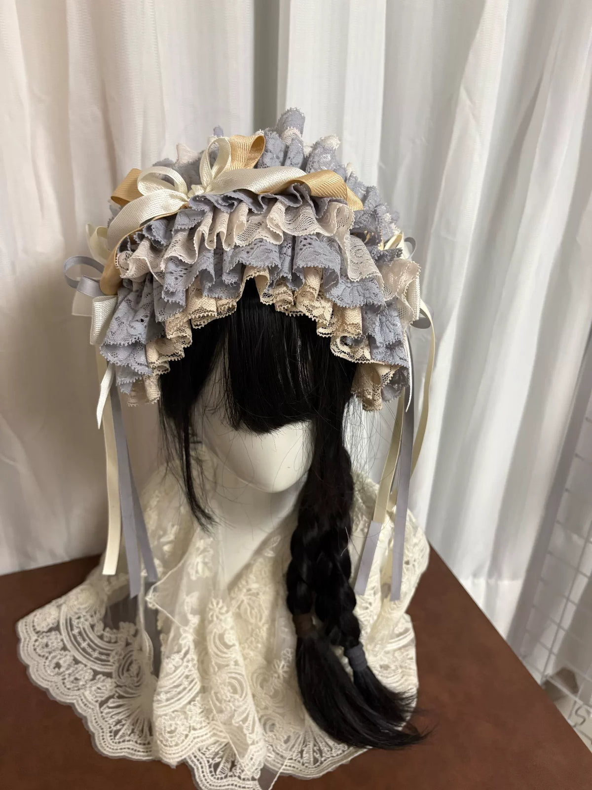 Copricapo in pizzo a volant stile Lolita