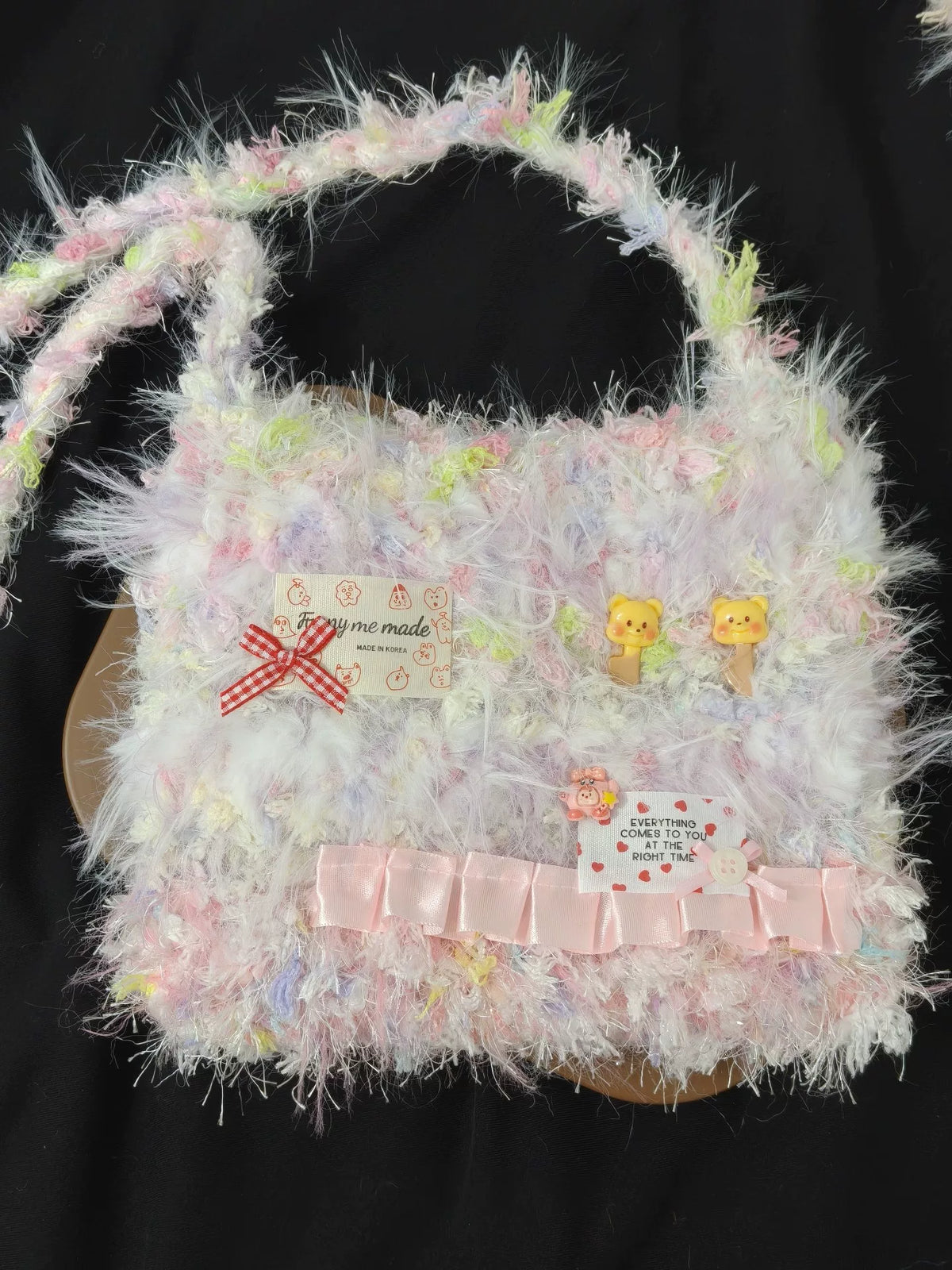 Handgefertigte Häkeltasche aus Pastellgarn