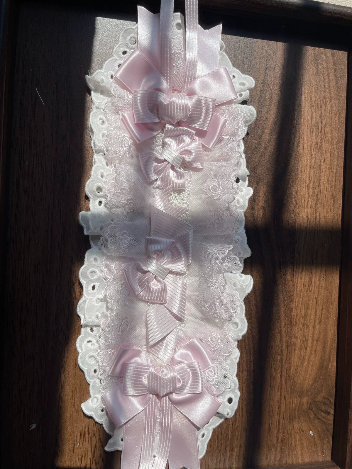 Bandeau Lolita en dentelle rose avec nœuds