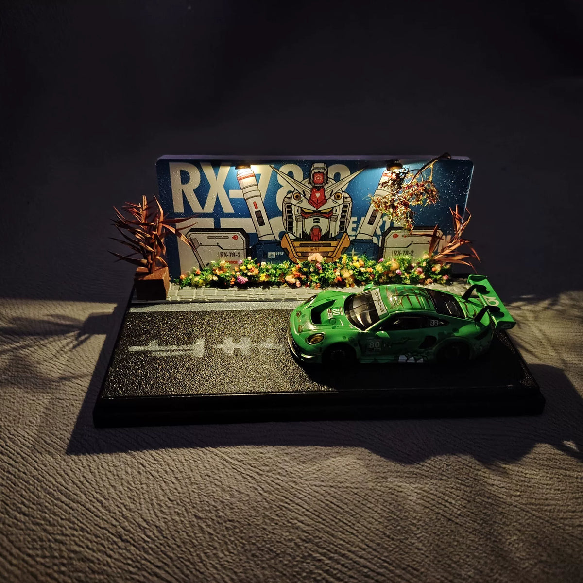 1:64 Gundam Diorama mit Porsche 911 GT3 RS
