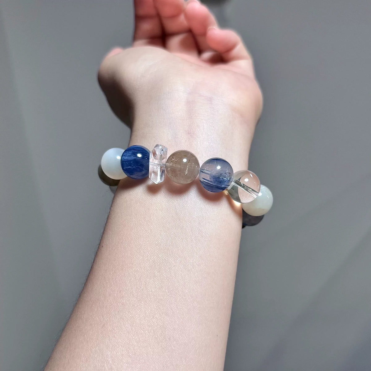 Pulseira de Contas de Cristal Azul, Aquamarina, Quartzo Rutilado e Pedra-Lua