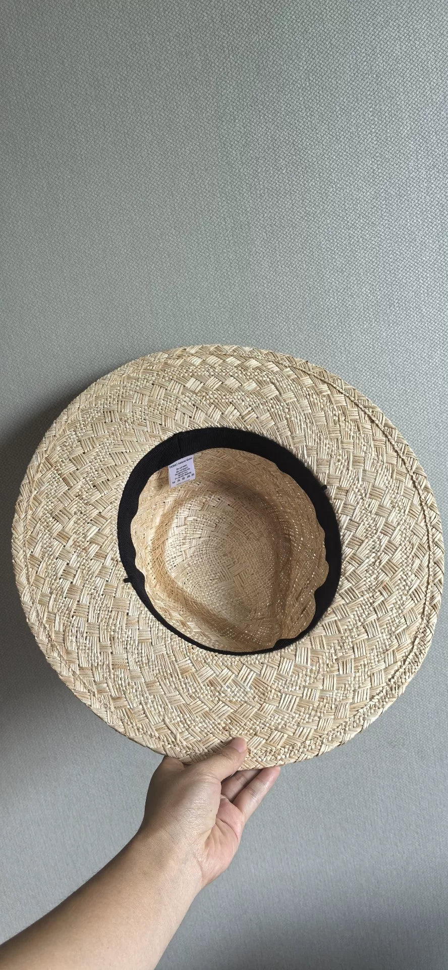 Fedora in erba naturale intrecciato a mano