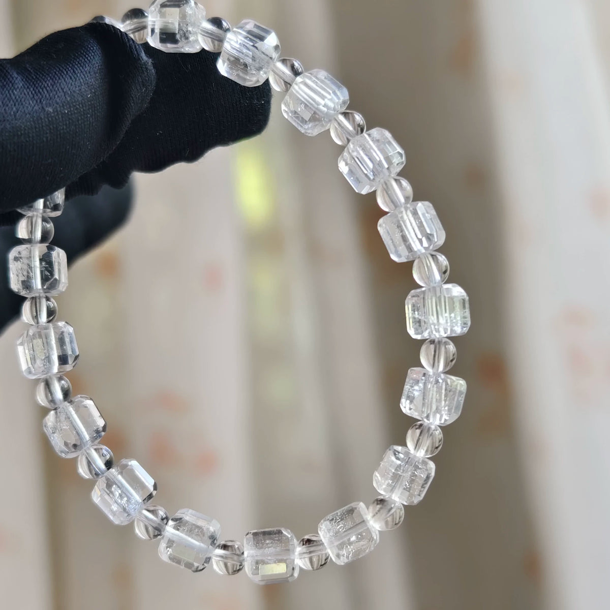 Armband med vit Asscher-kristall 6,3mm