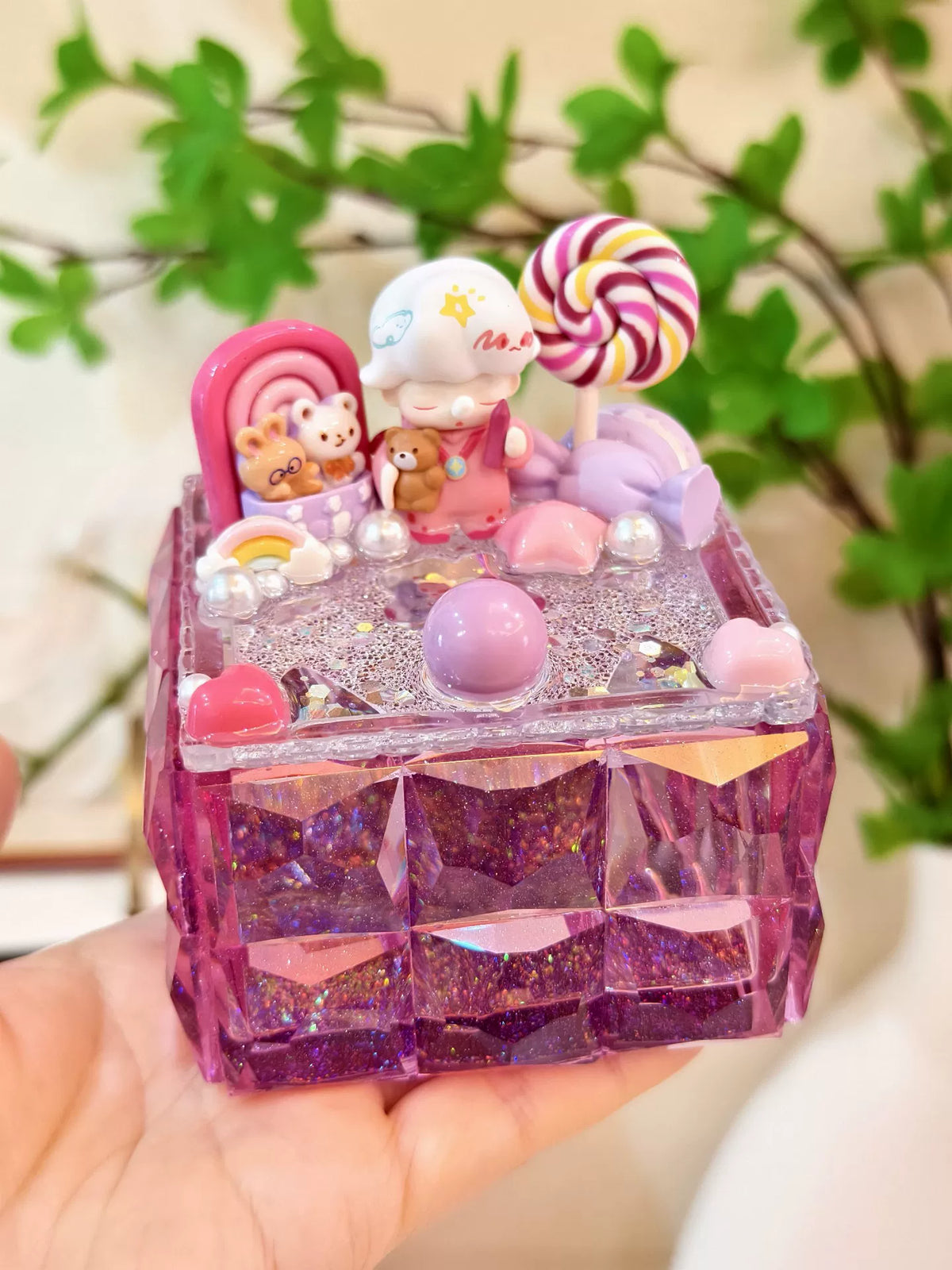 Boîte de rangement et support de téléphone violet facetté