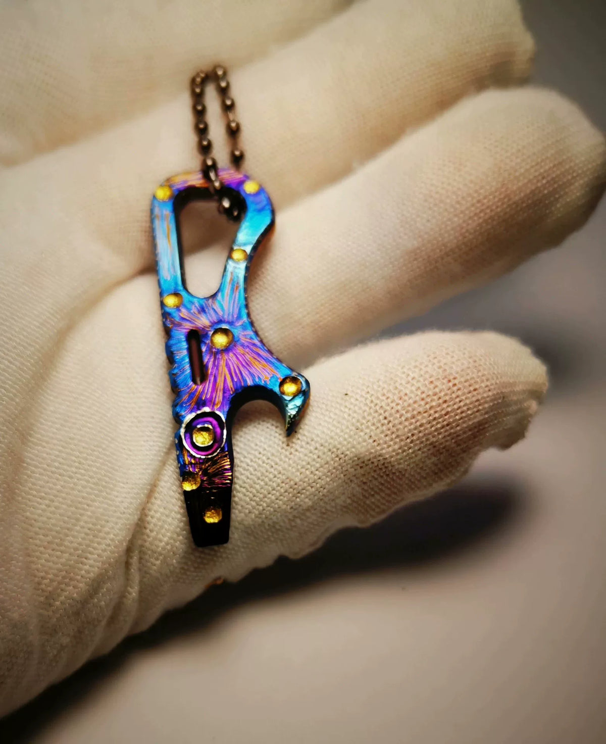 Pendentif porte-clés ouvre-bouteille en titane