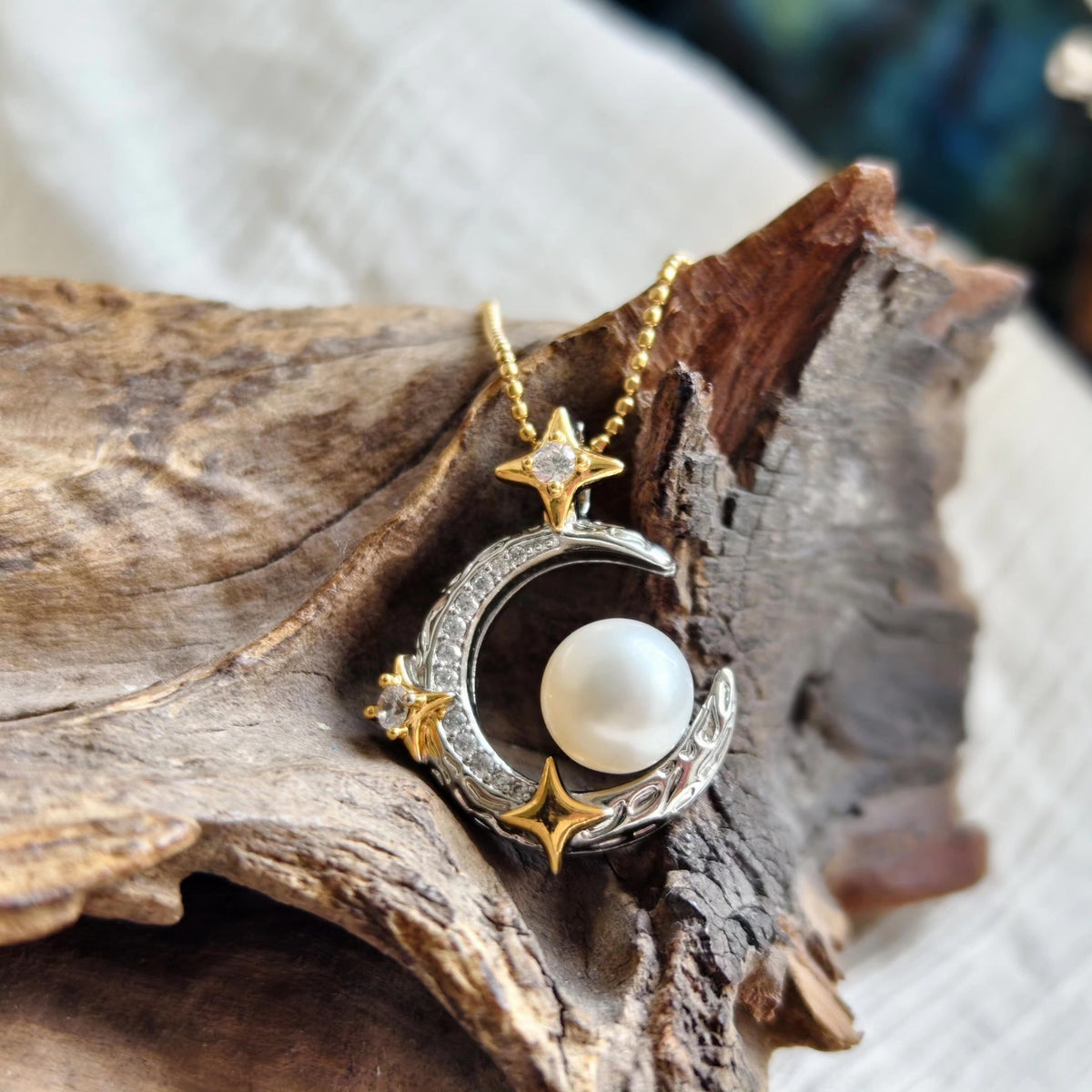 Two Tone Star Moon Pendant Natural Pearl Necklace