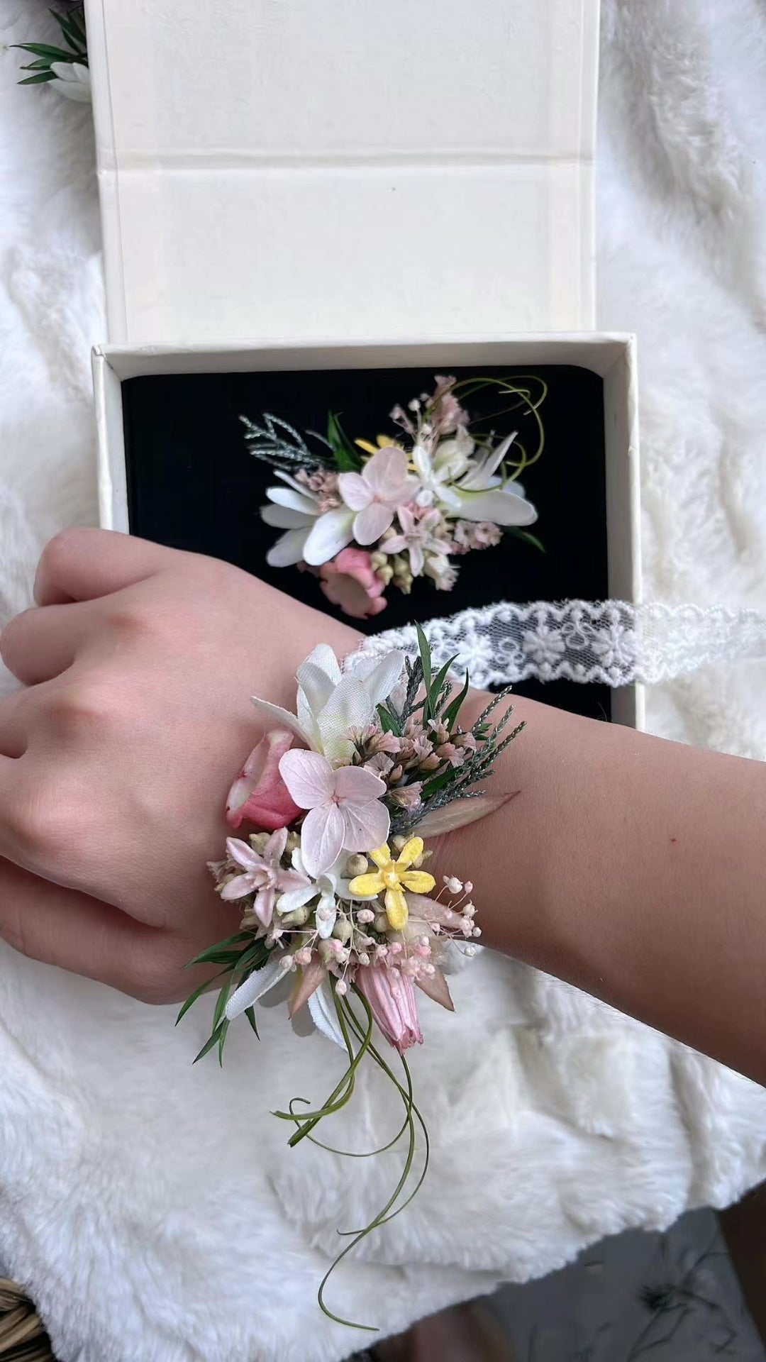 Rosa konservierte Blumen: Handarmband und Ringset