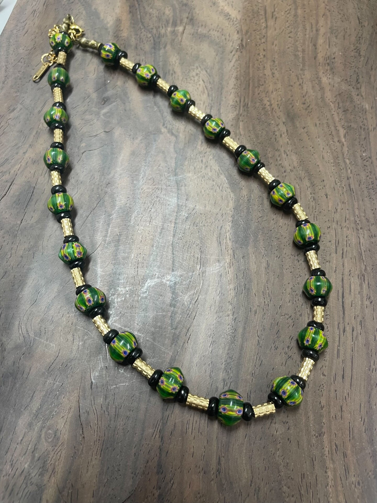 Groene kattenoog glaskralen ketting