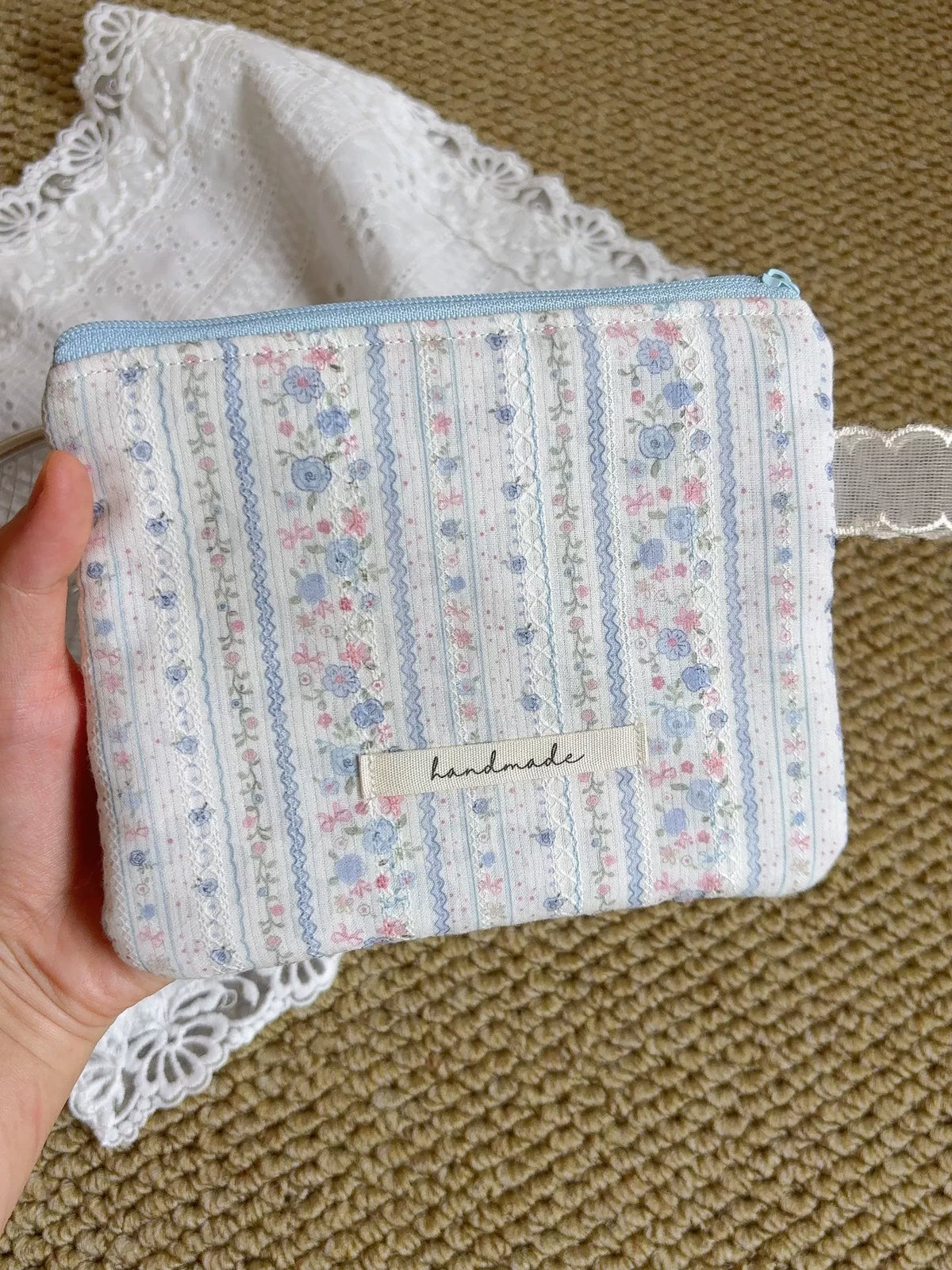 Astuccio in Jacquard Floreale Blu con Cerniera