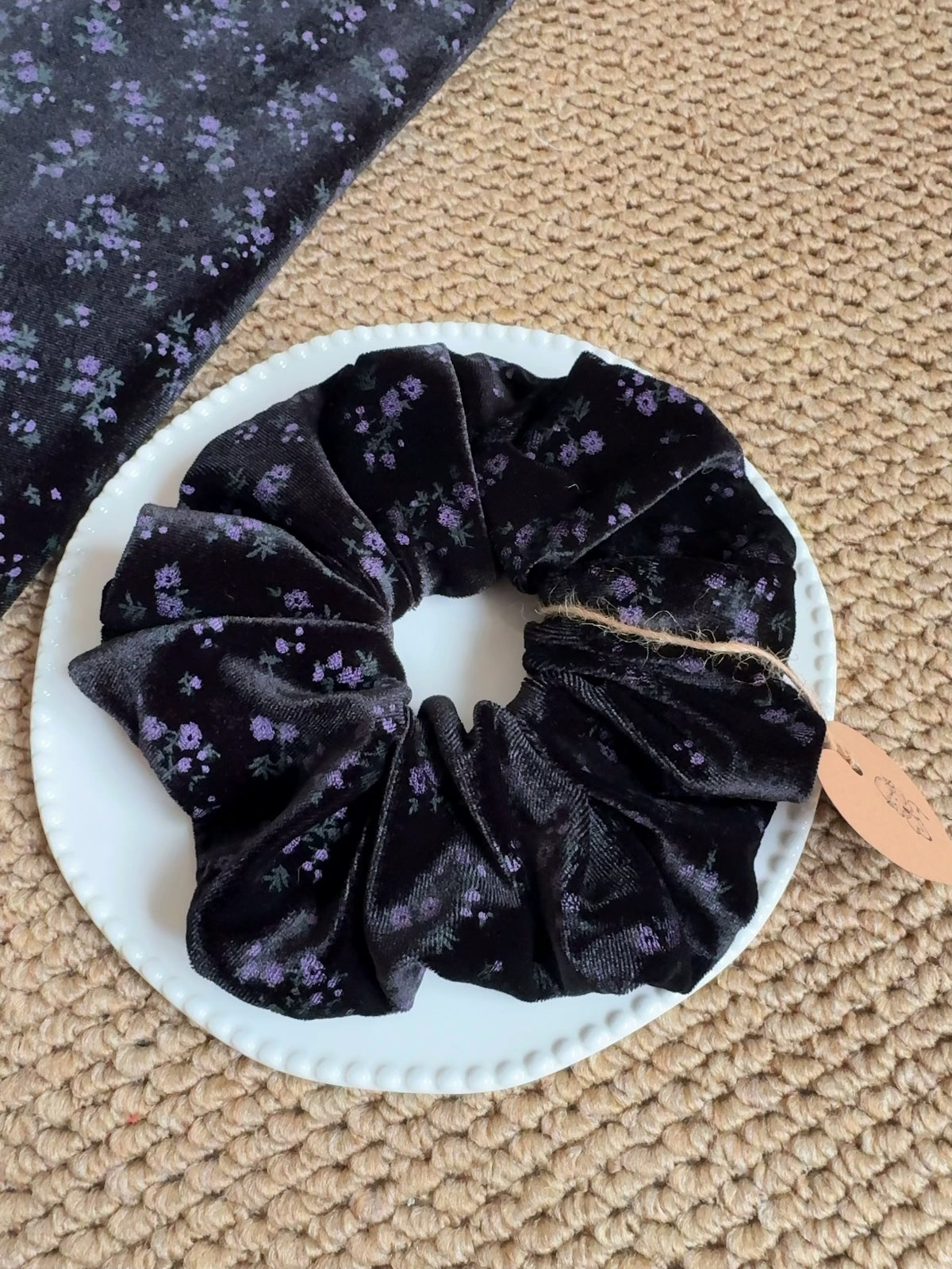 オーバーサイズ ベルベット 花柄 ヘアシュシュ