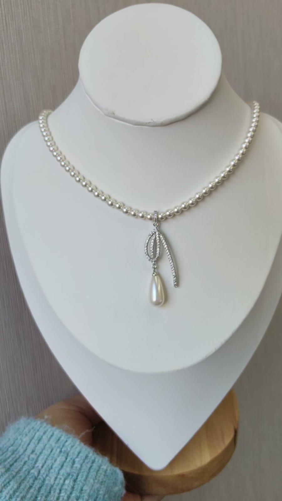 Teardrop Pearl Bow Pendant Necklace