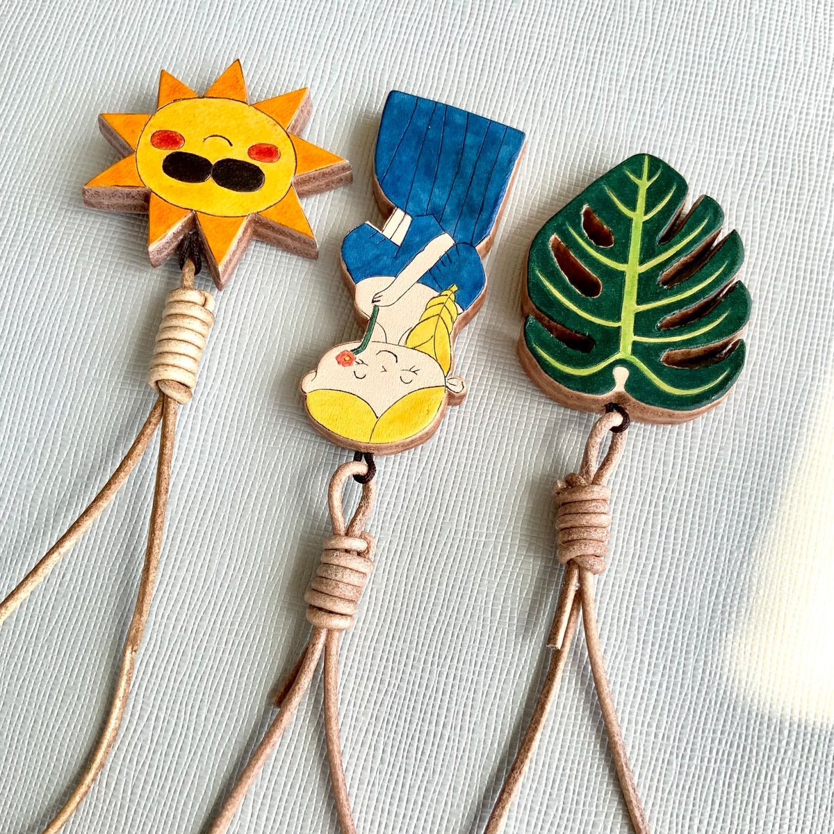 Handgemaakte Leren Hangers Meisje Zon Blad