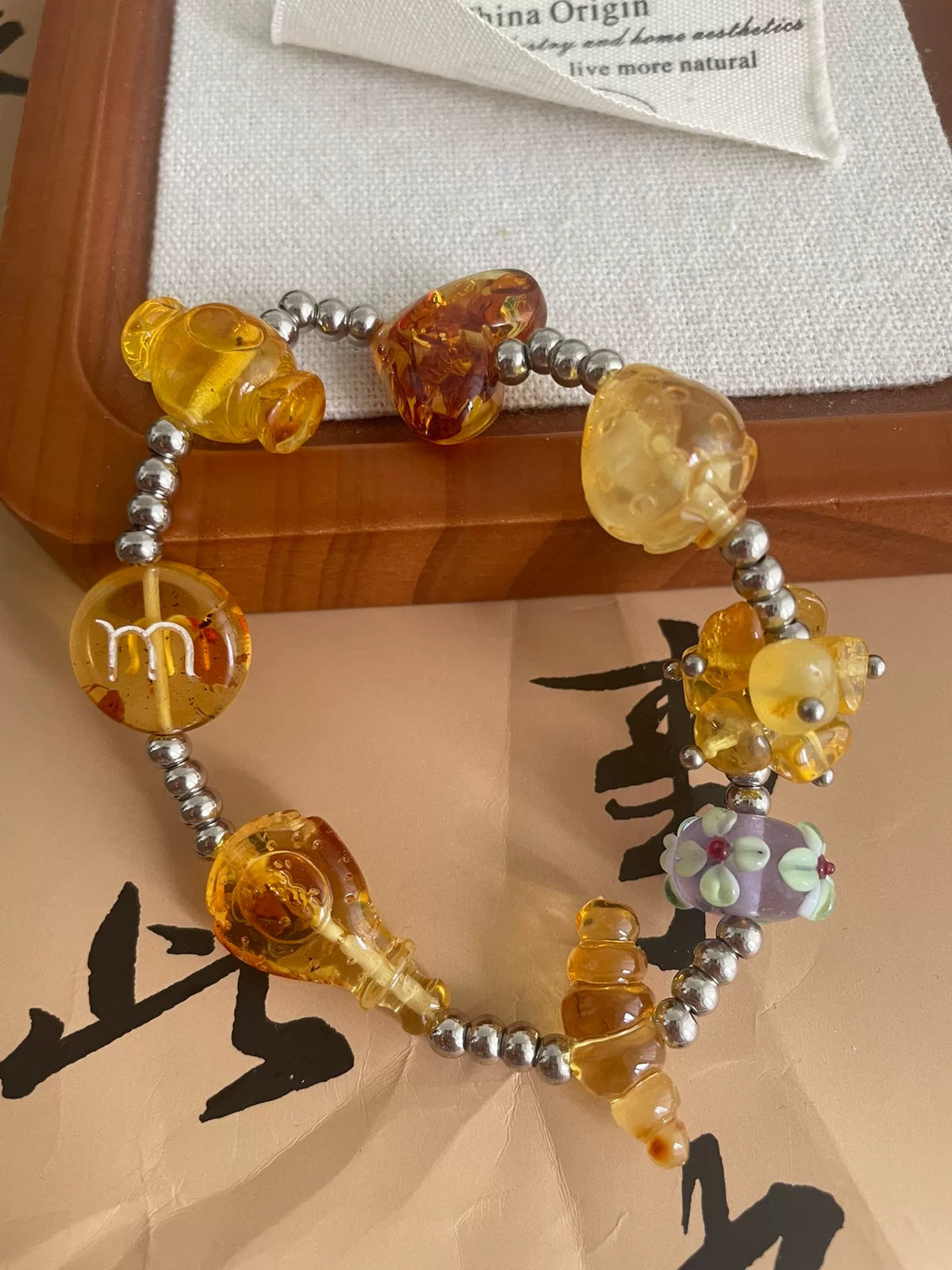 Pulsera de Ámbar Miel con Djes de Comida