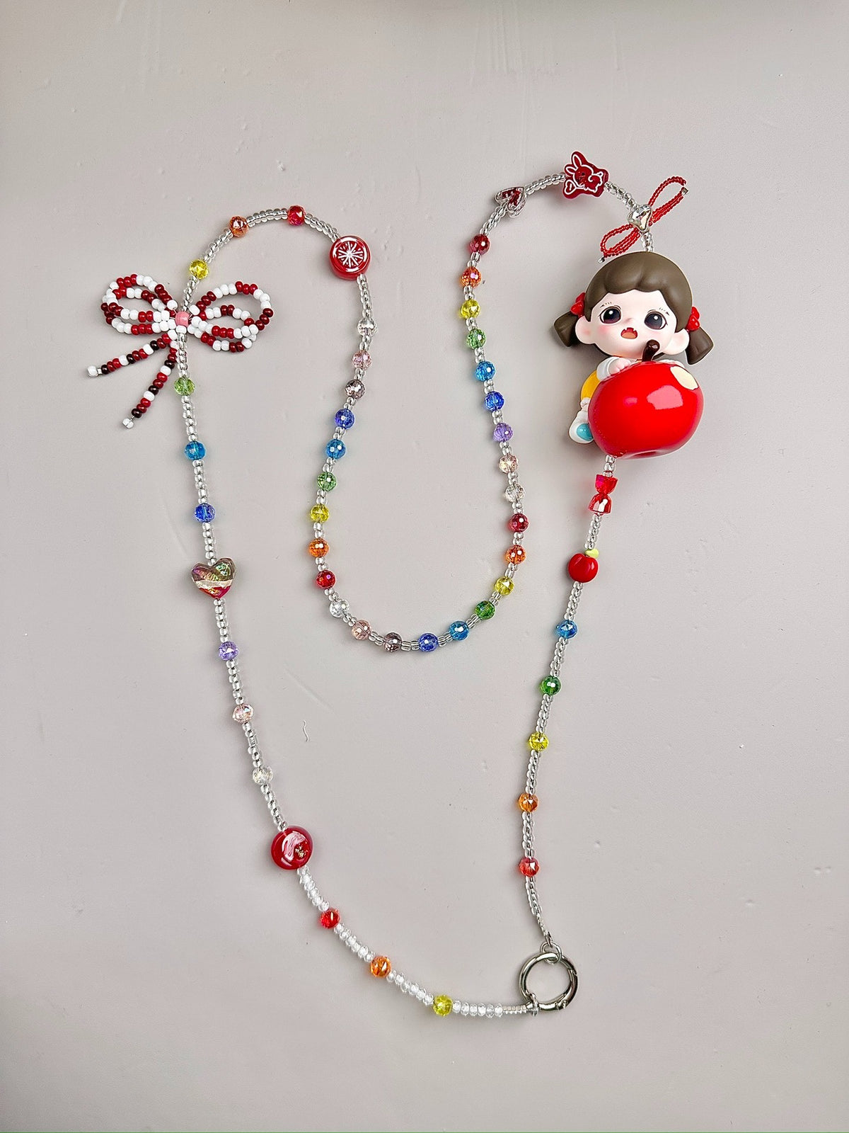 Chaîne de téléphone en perles de cristal arc-en-ciel avec pendentif fille