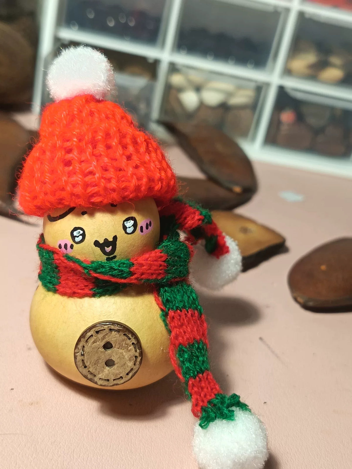 Figura de Cabaça Feita à M com Gorro e Cachecol