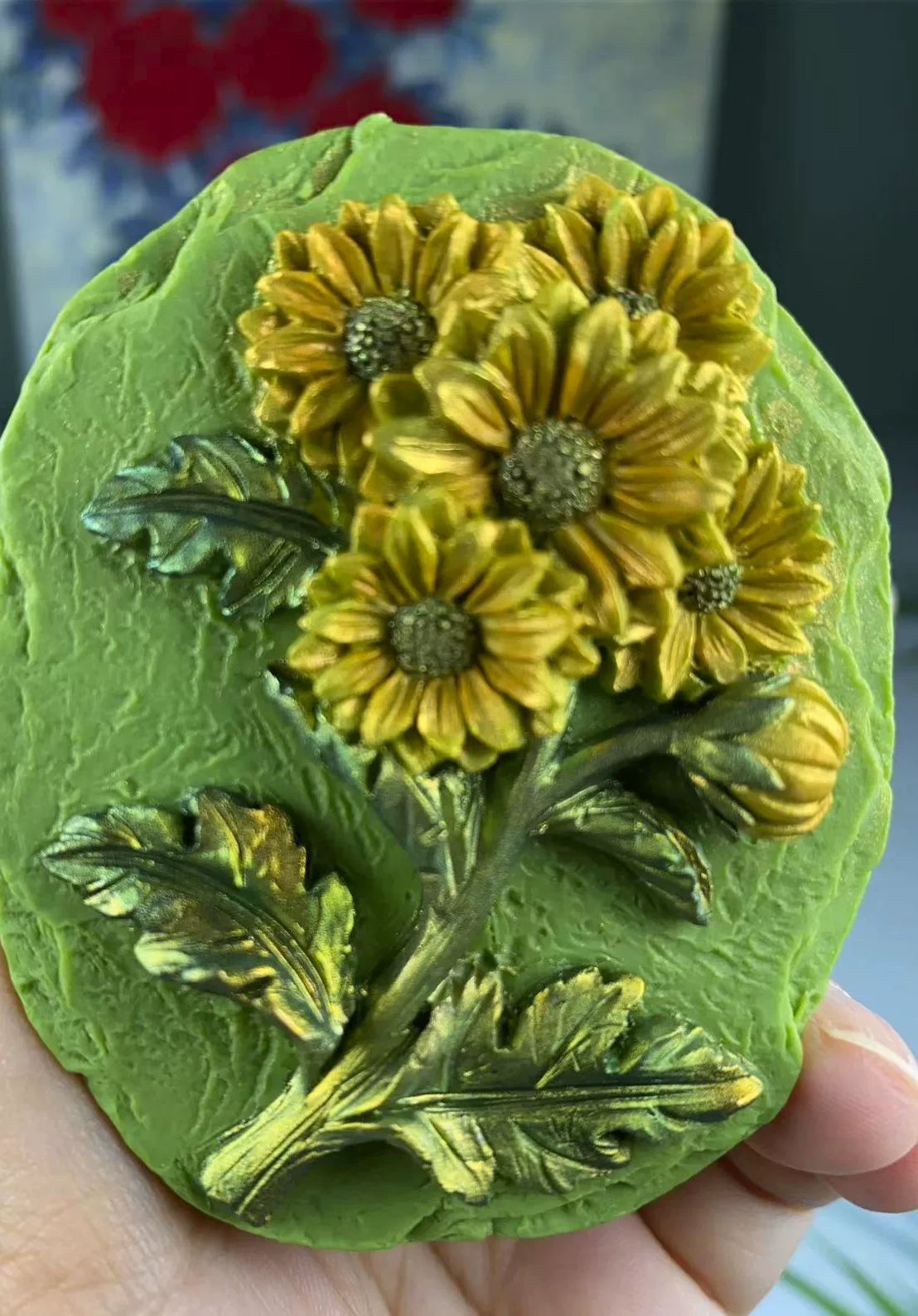 Sieradjesbox van hars met gouden bloemen deksel