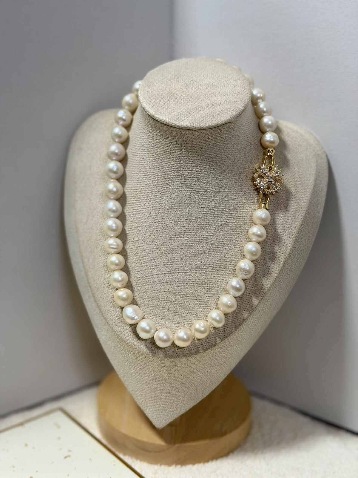 Collier de perles baroque blanc chaud 10mm