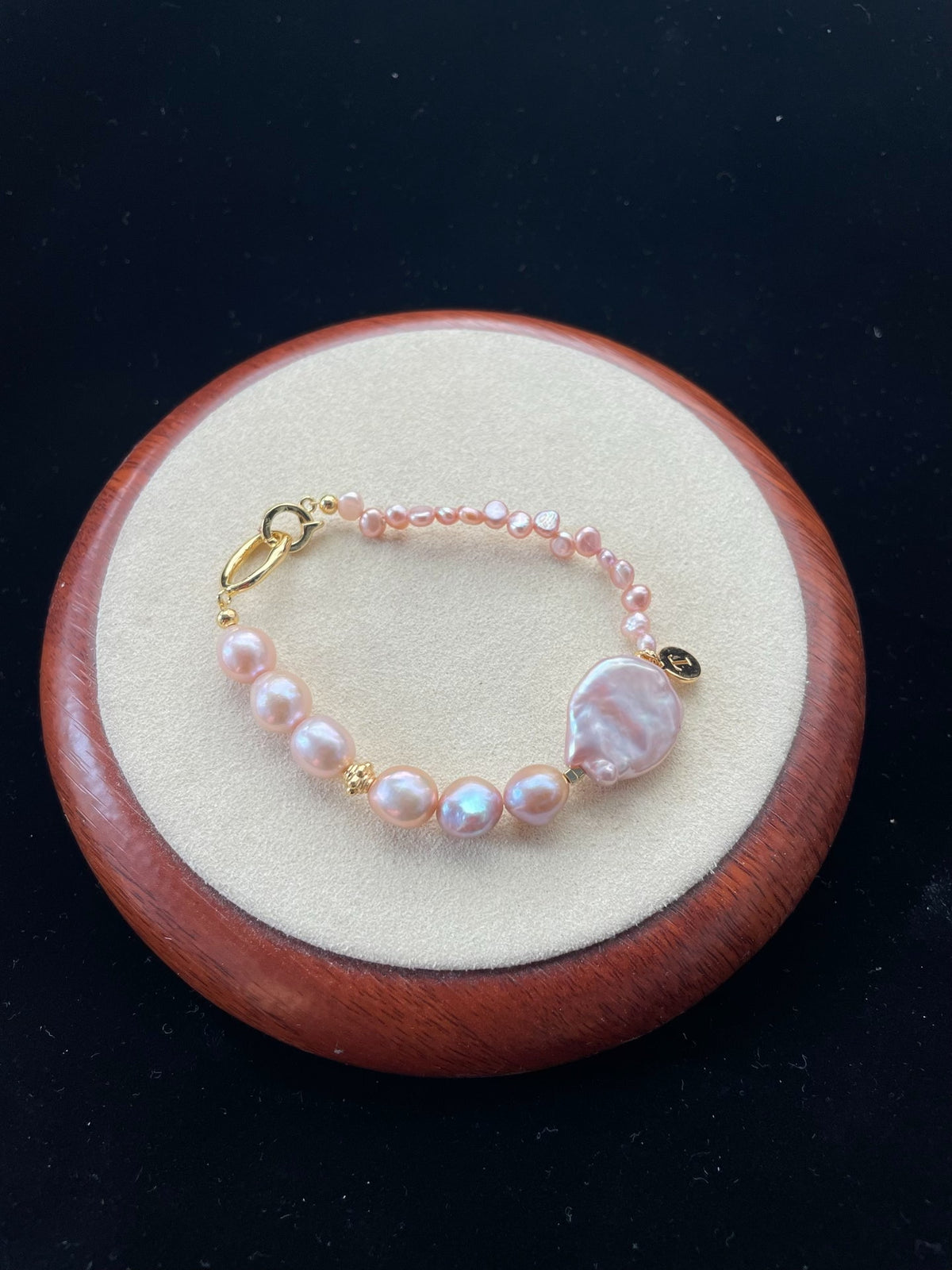 Pulseira de Pérolas Naturais Design Barroco