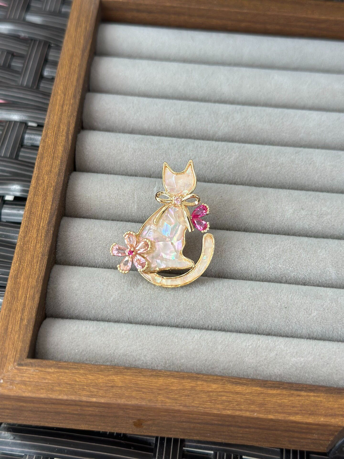 Mother-of-Pearl Cat Brooch with Pink Gems