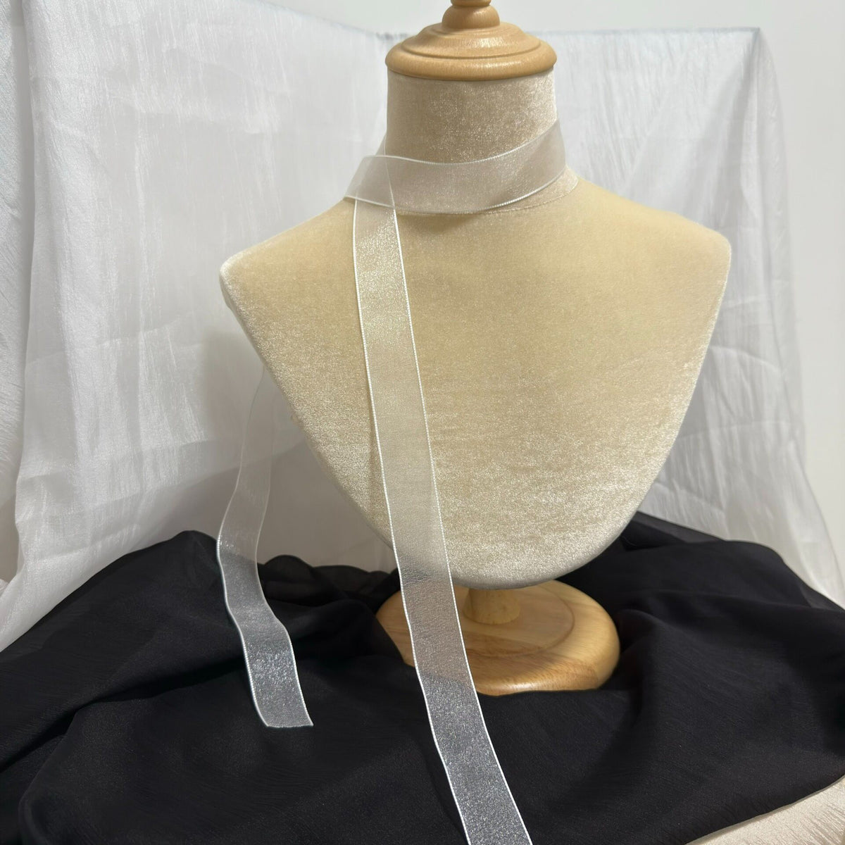 White Organza Floral Choker Brooch Set