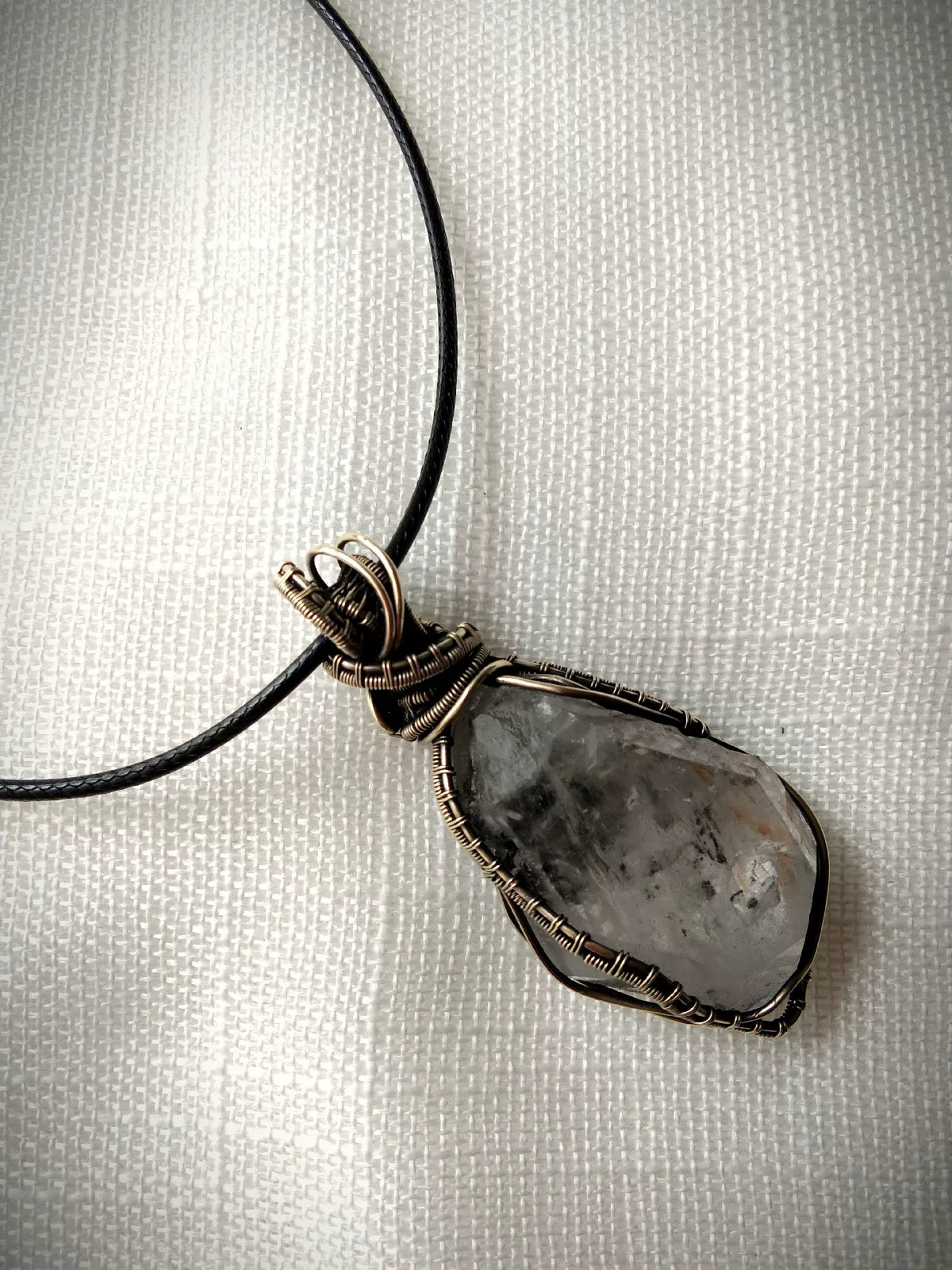 Colar com Pendente de Cristal Coração de Açúcar Preto