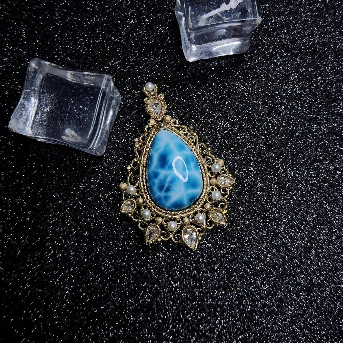 Handgakte Hanger met Draadwerk Court Style Oceaanblauw