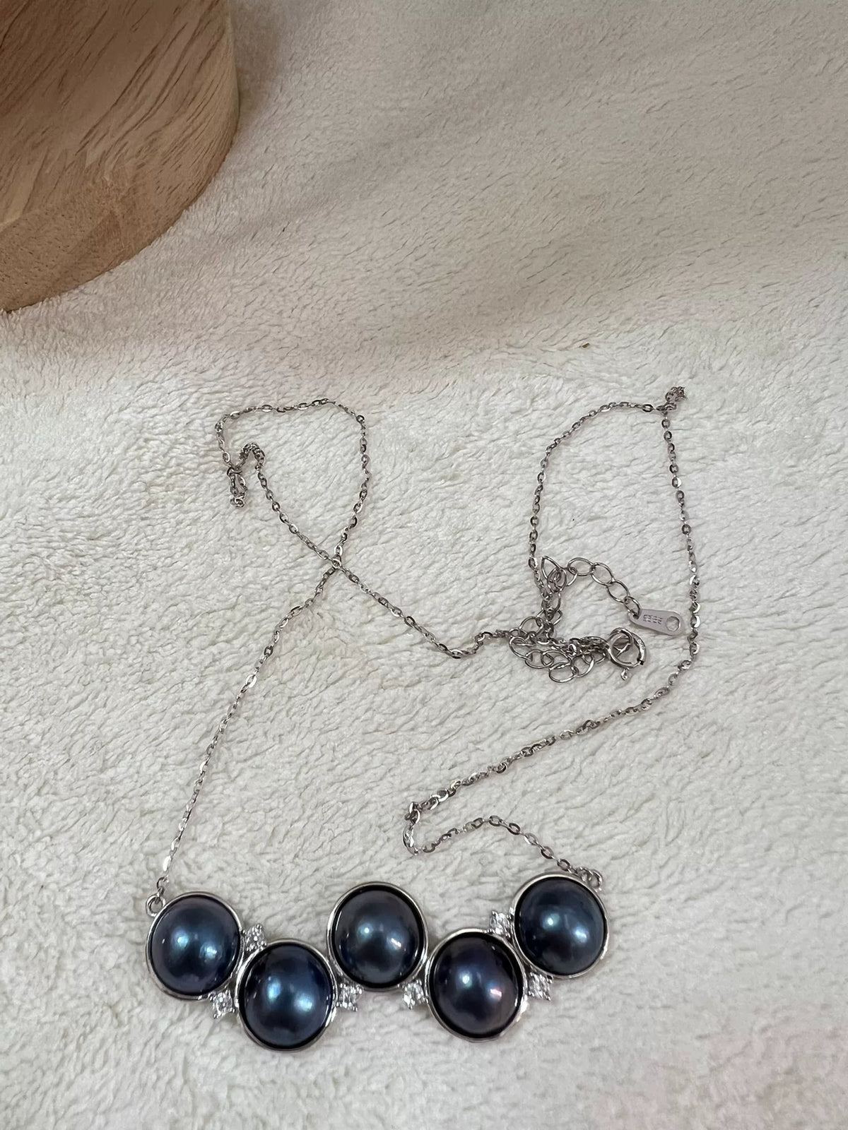 Collier aux cinq perles bleu paon argent 925