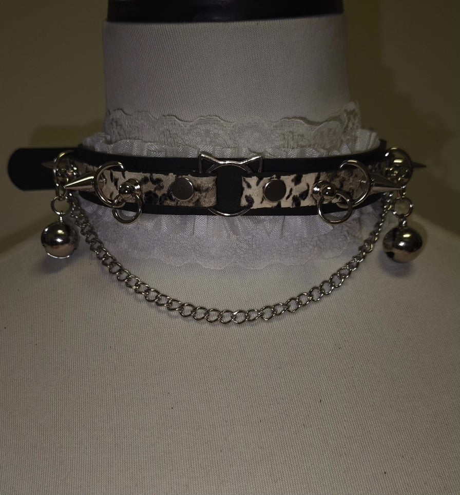Handgakte Bamboe Grain Leer Choker met Kattenoren