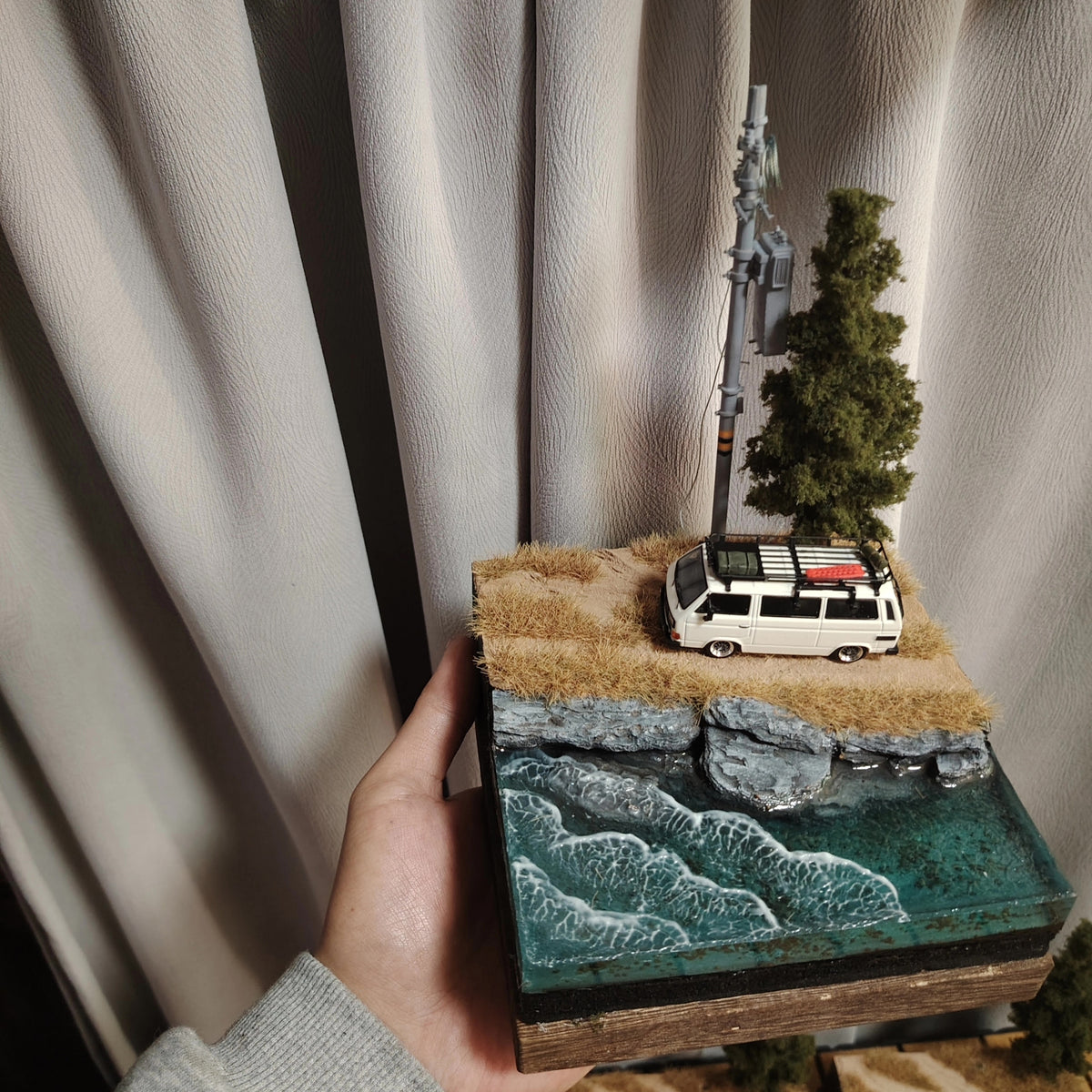 Diorama de Penhasco Costeiro em Escala 1:64