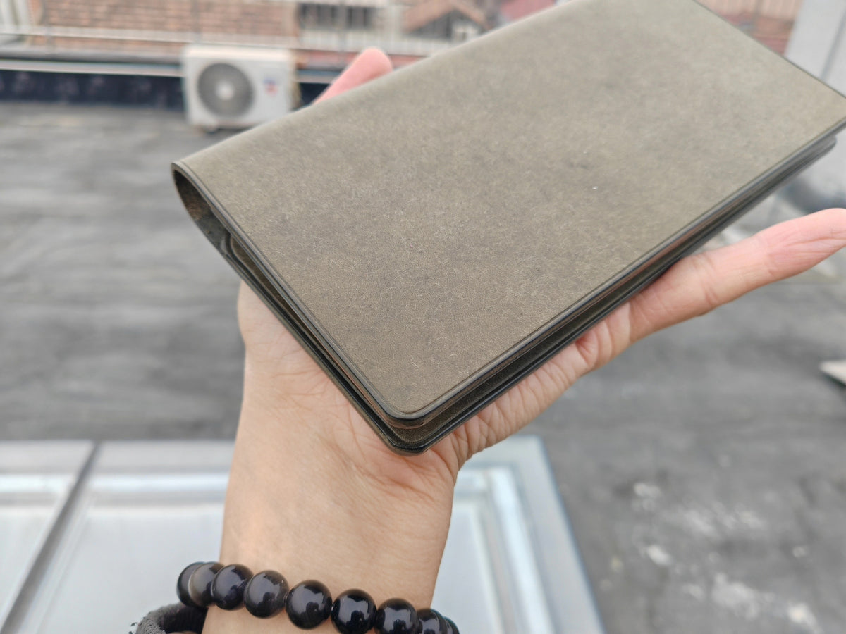 Cuaderno Plotter de Anillas A6 en Cuero Gris