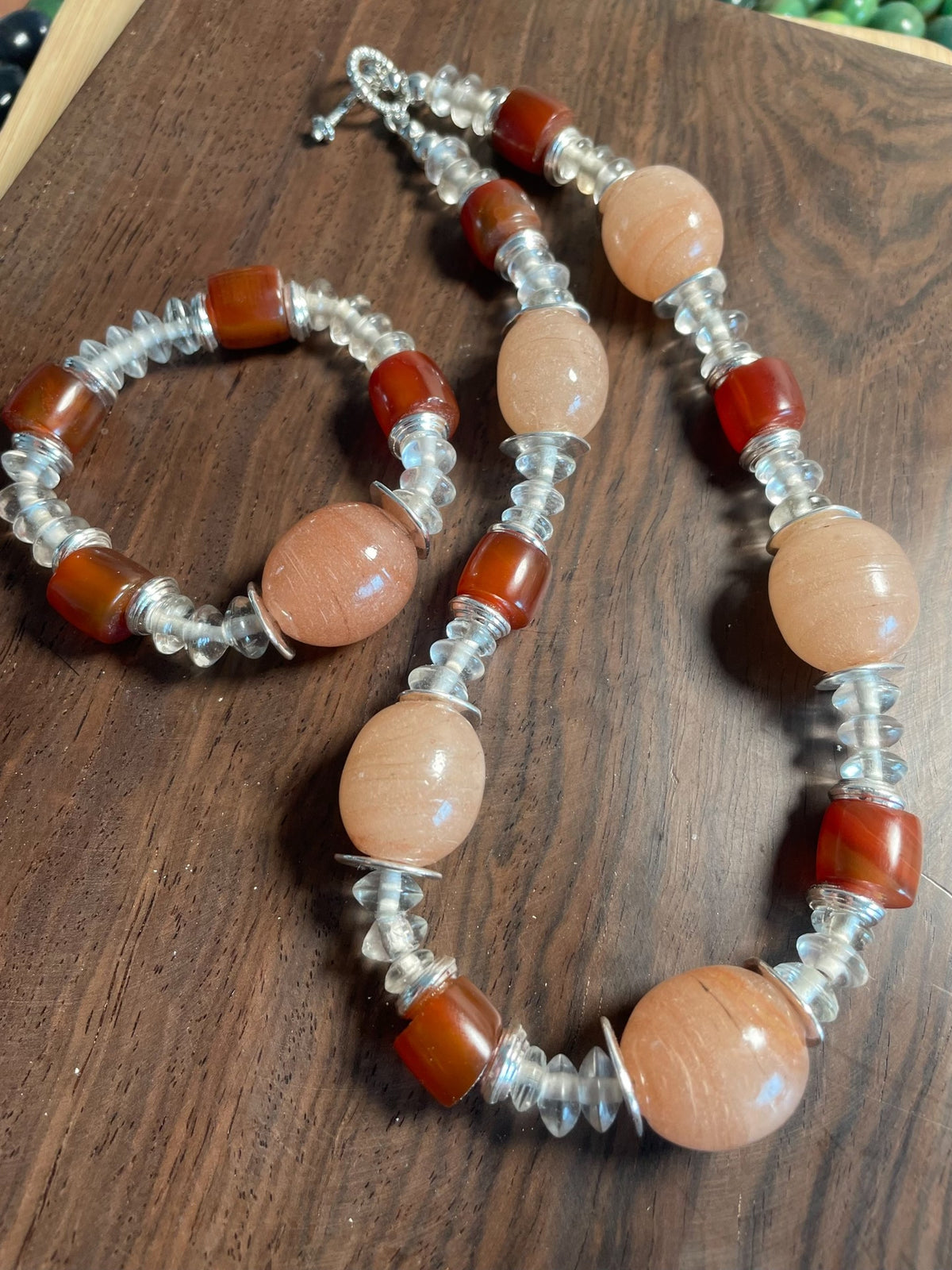 Set collana e bracciale in vetro pesca e agata
