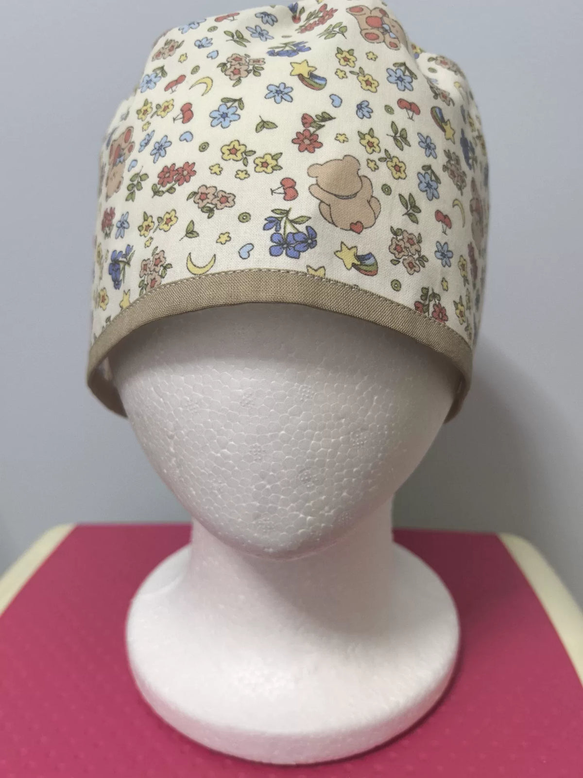 Charlotte chirurgicale fleurie en coton pur