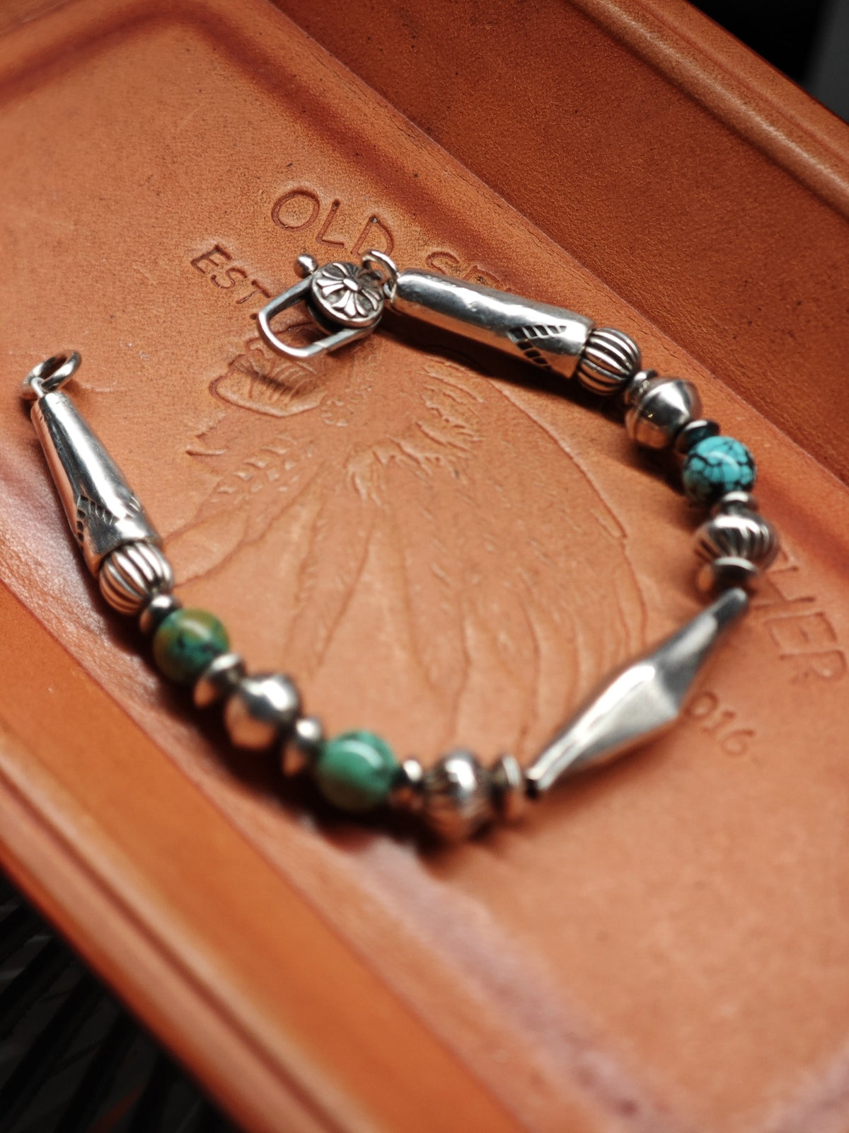 Handgjort armband i 925-silver med turkos