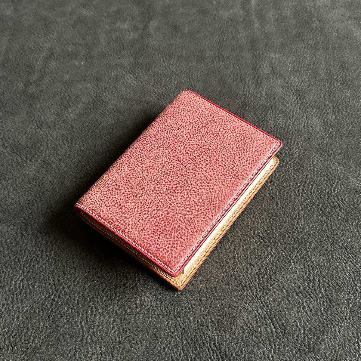 M5 Ringbuchcover aus rotem genarbtem Leder