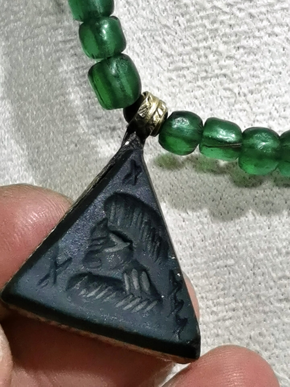 Green Bead Seal Pendant Necklace