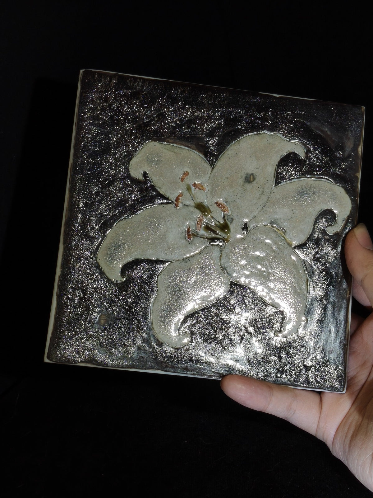 手作り窯変釉のユリ陶板画