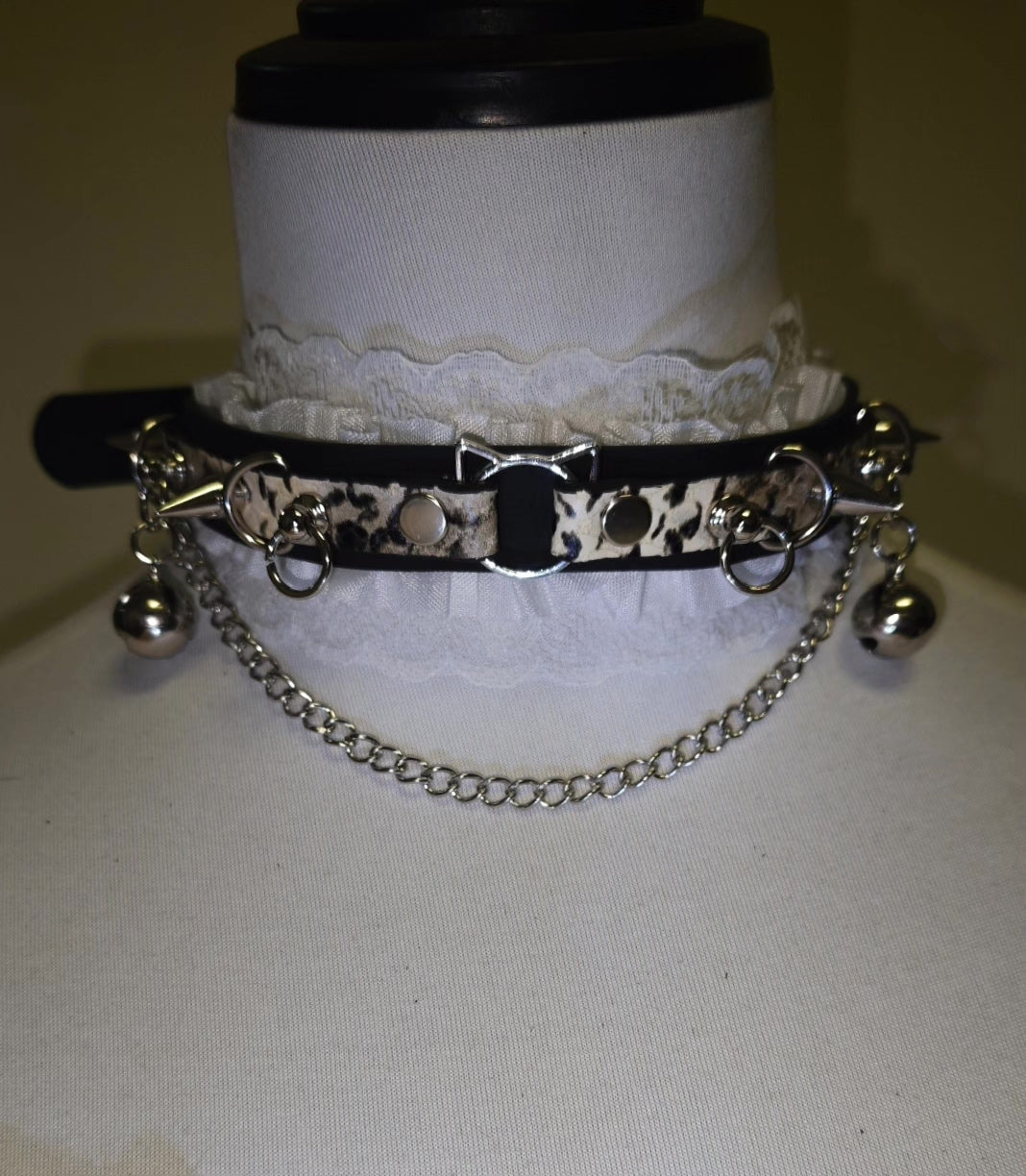 Handgakte Bamboe Grain Leer Choker met Kattenoren