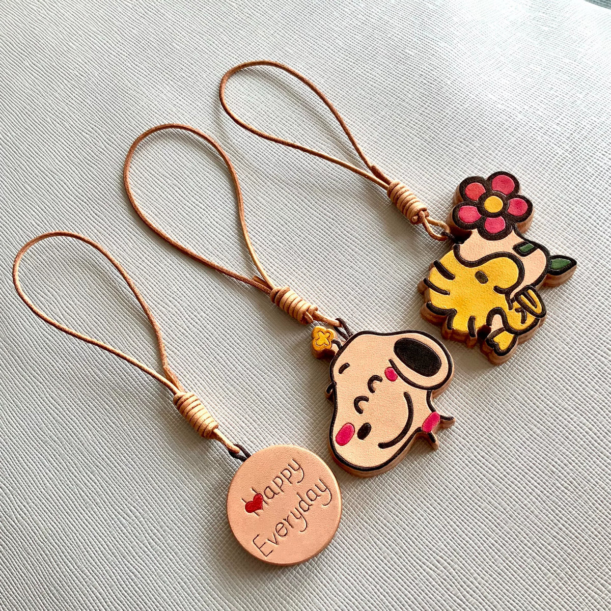 Snoopy Leather Charm Keychain Vegetable Tanned