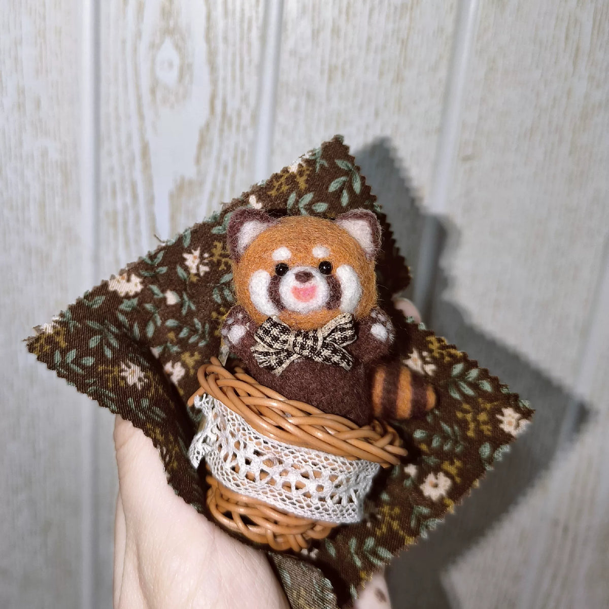 Handgemaakte vilten wol knuffelhanger rode panda