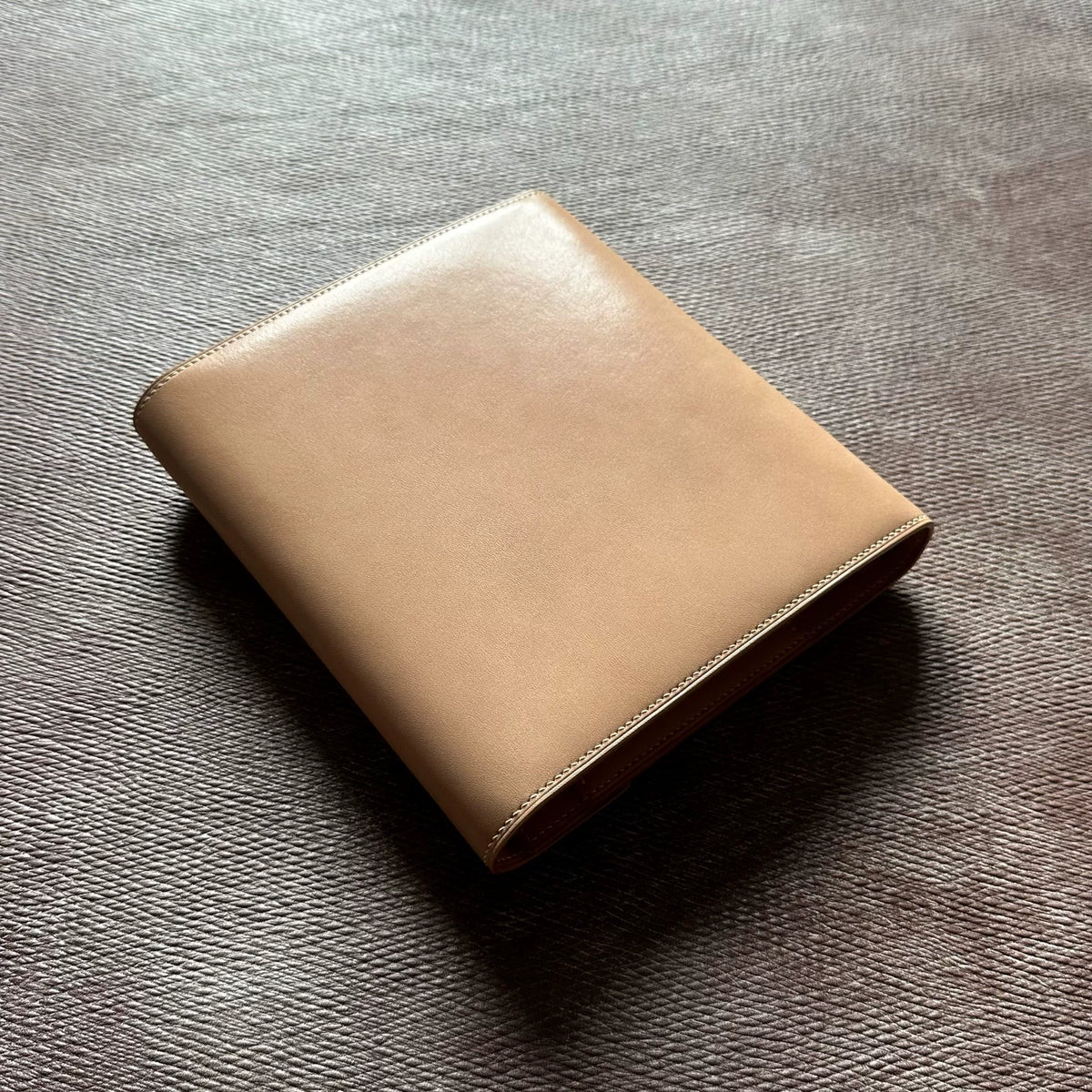 Capa A6 de Três Dobras em Pele Tochigi