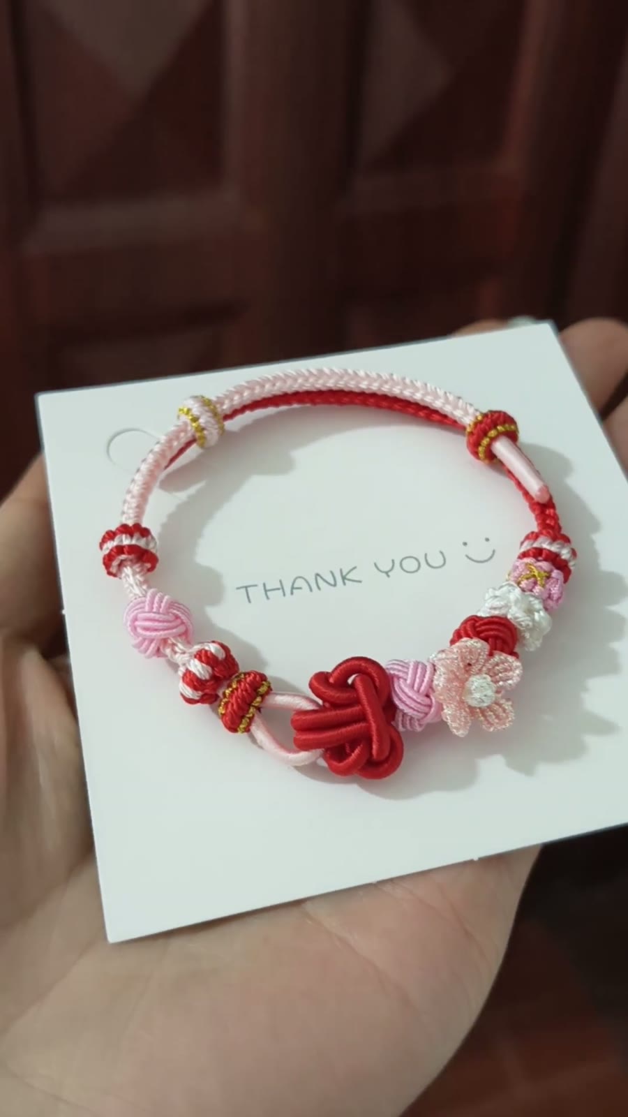 Pulsera de Nudo de Flor Roja y Rosa Trenzada a Mano