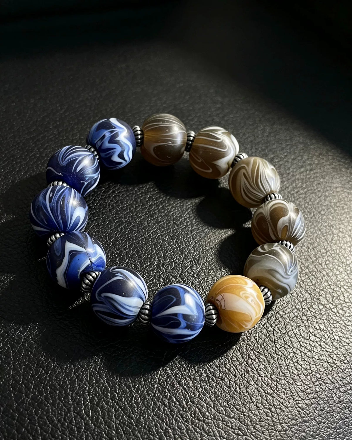 Glas-Perlenarmband mit Metall-Spacers