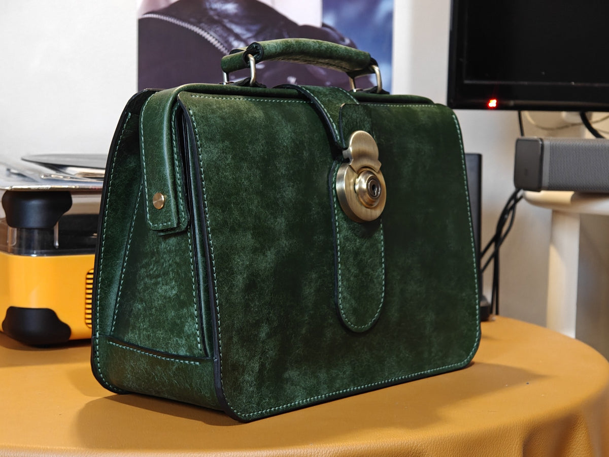 Petit Cartable en Cuir Vert Mat
