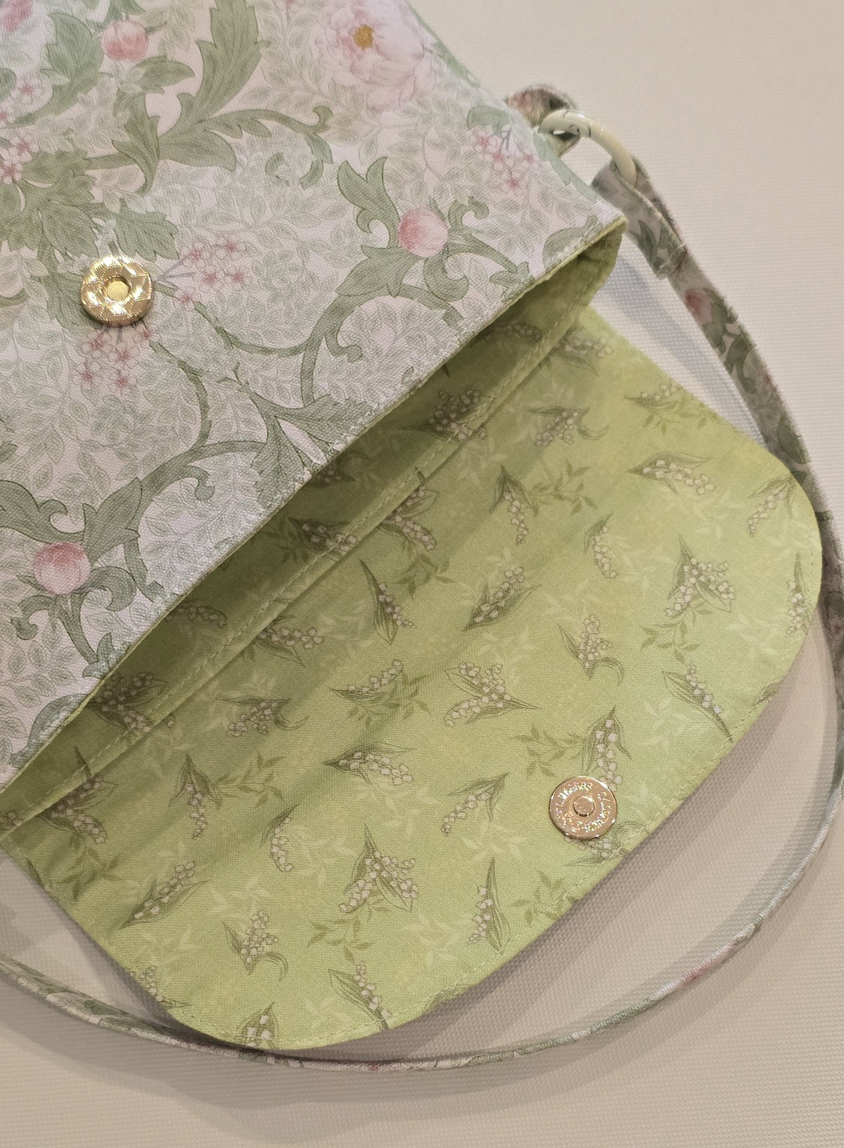 Morris Style Floral Handbag Phone Pouch