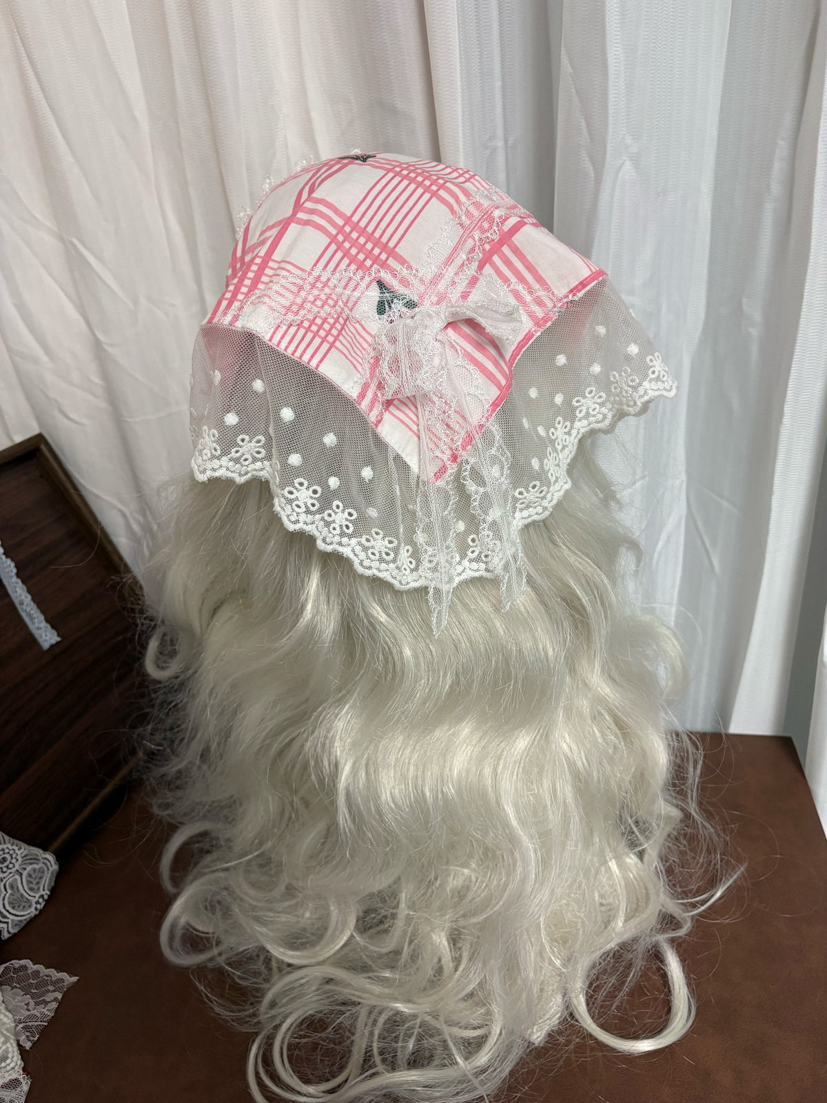 Wendbares Blumen-Spitzen-Kopftuch Bonnet