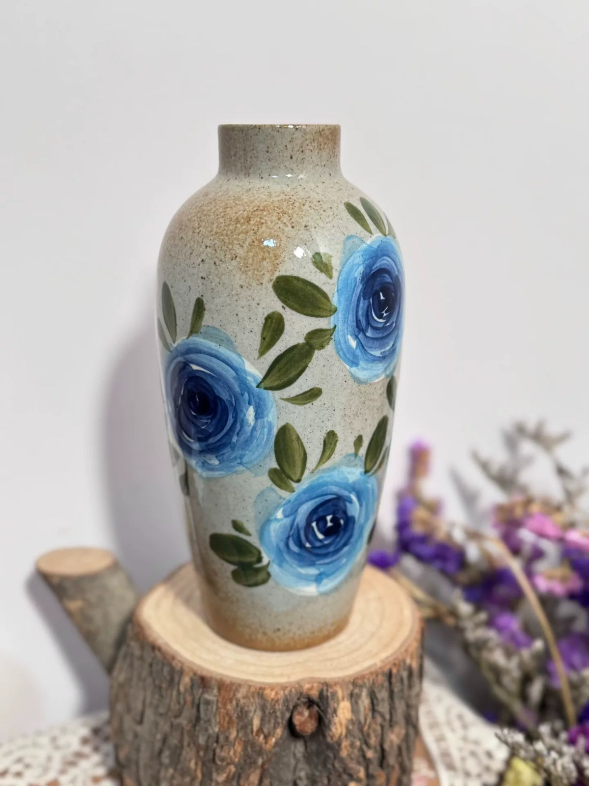 手描きブルーローズの陶器花瓶