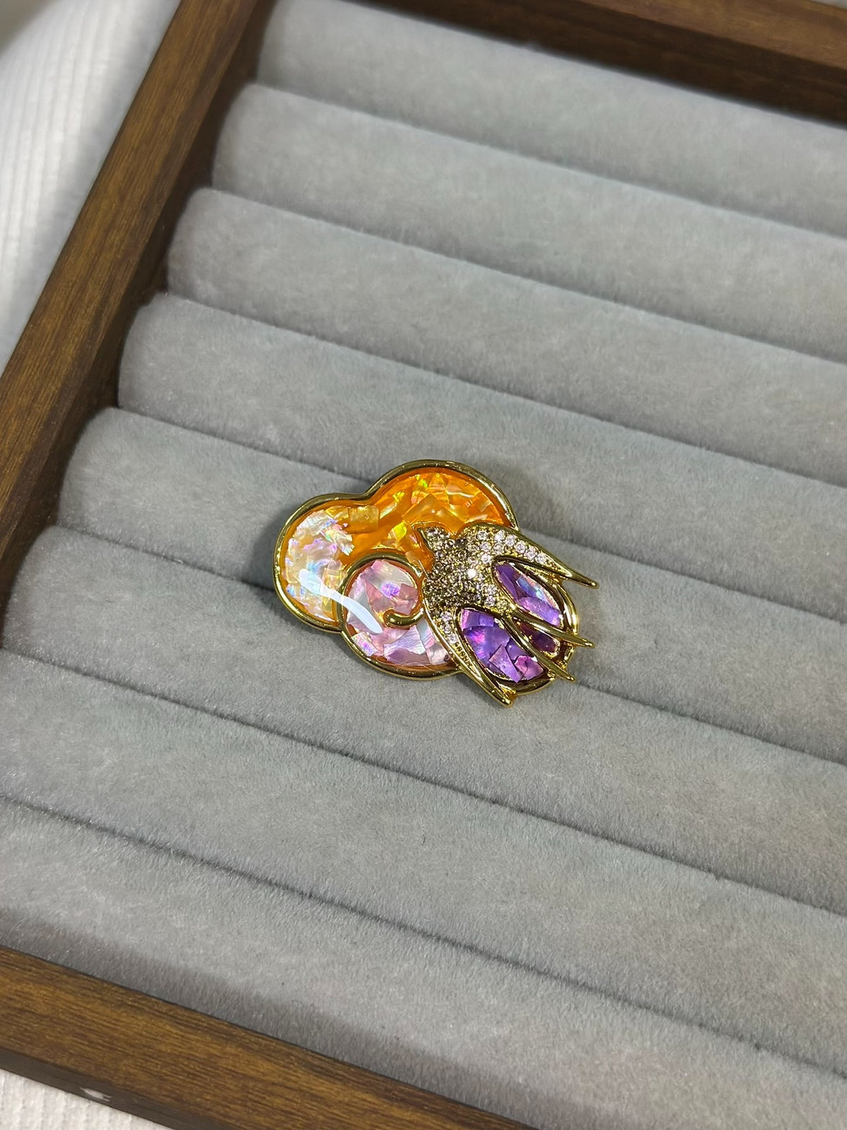 Gold Plated Shell Inlay Brooch Chain