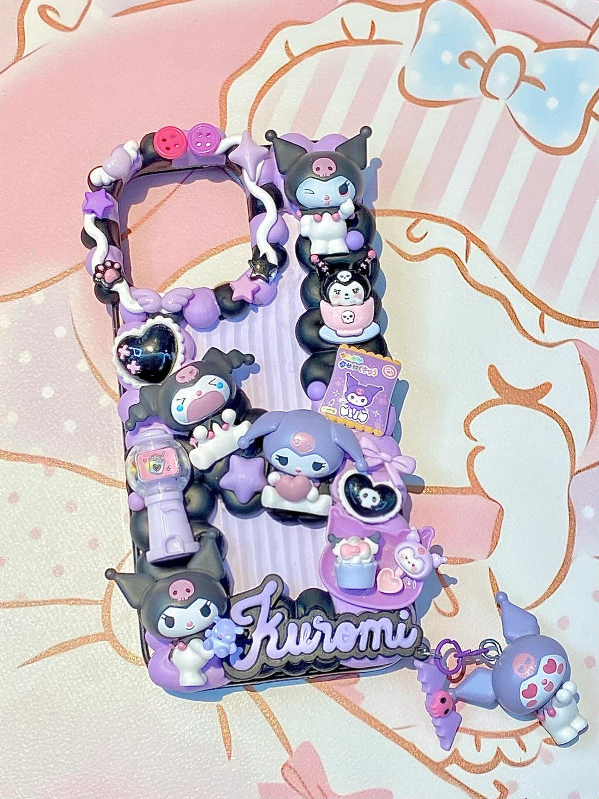 Capa de Telemóvel Kuromi com Cola Creme e Charms